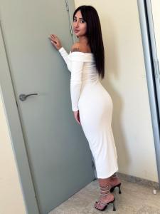661131294: Chica busca chico en Sevilla