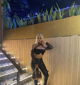 Chica busca chico en Barcelona: Chica busca chico