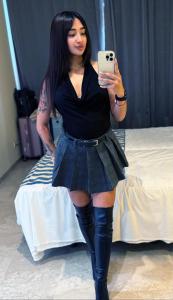 661131294: Chica busca chico en Sevilla