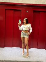697624169: Chica busca chico en Málaga