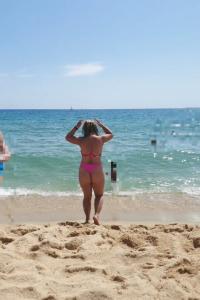 611254375: Chica busca chico en Barcelona