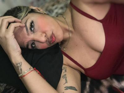 Chica busca chico en Alicante: Chica busca chico