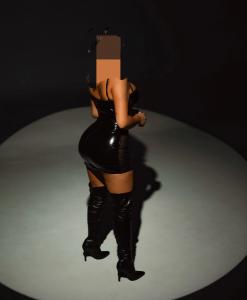 611894945: Chica busca chico en Orense