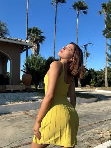 Chica busca chico en Alicante: Chica busca chico