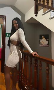 607647158: Chica busca chico en Barcelona