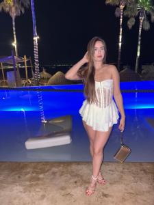 Chica busca chico en Alicante: Chica busca chico