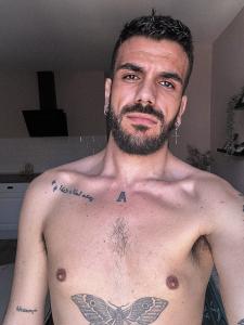 Chico busca chica en Málaga: 