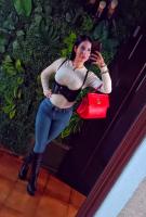 687795447: Chica busca chico en Barcelona