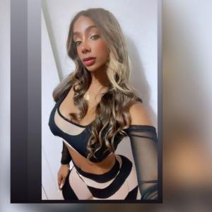 661138214: Chica busca chico en Barcelona