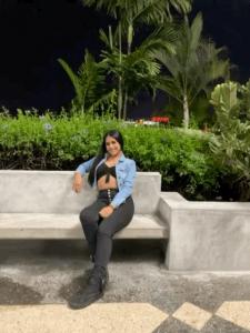 645967393: Chica busca chico en Sevilla