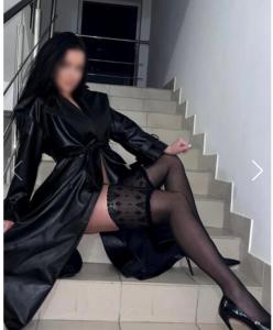 631745511: Chica busca chico en Málaga